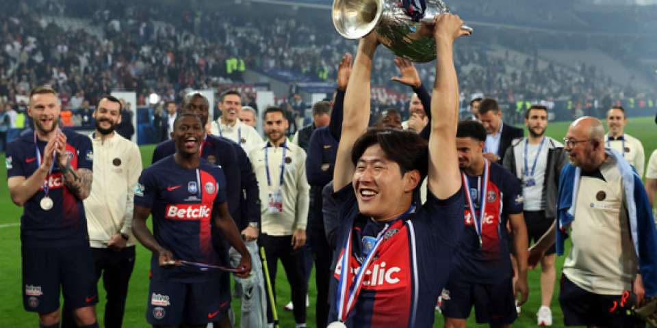 Lee Kang-in mengakhiri debut PSG dengan tiga gelar setelah kemenangan Piala Prancis post thumbnail image